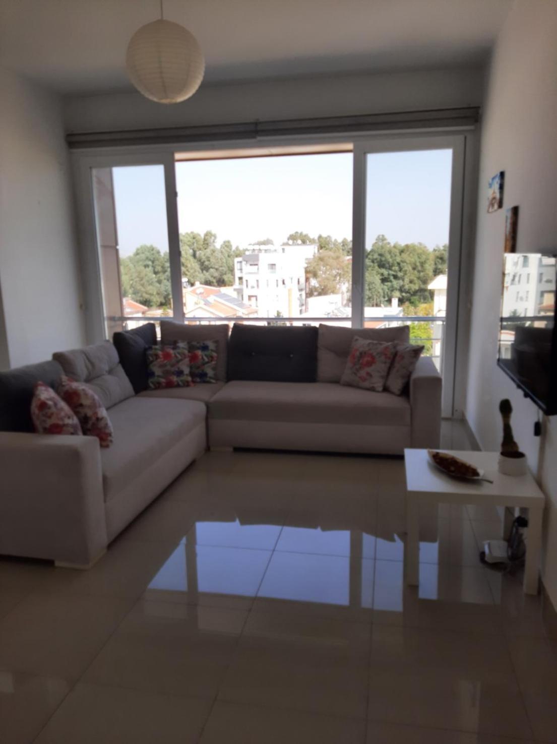 Apartment Fivefingers